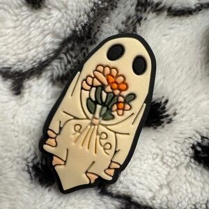 Boho Ghost with Bouquet Shoe Charm 5/$20